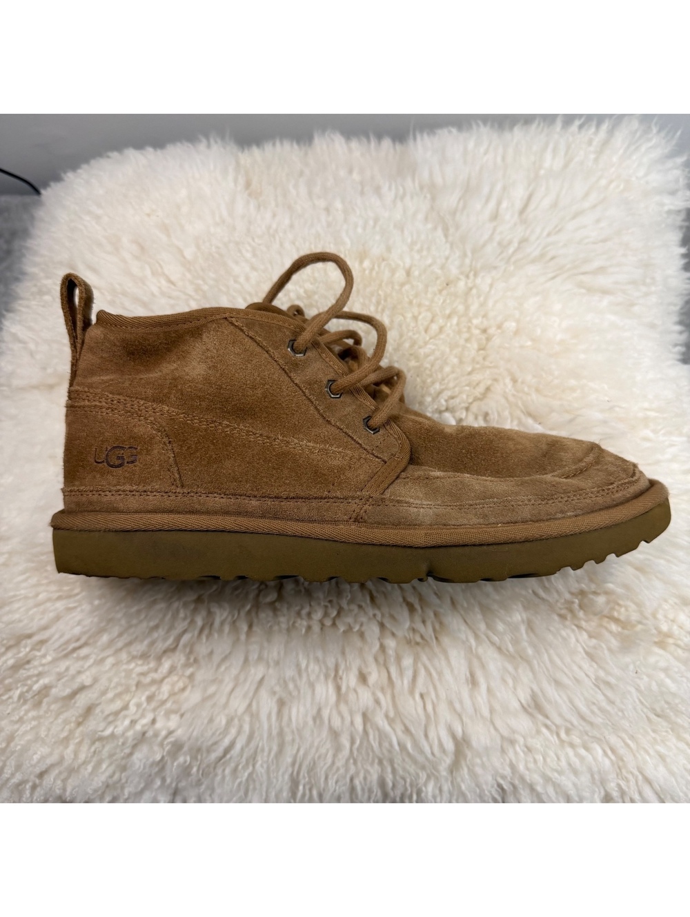 UGG Neumel Moc Chestnut Suede Shearling Chukka Boots Men’s 9 Women’s 10